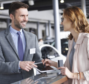 waist-up-salesman-with-female-customer-342x322 waist-up-salesman-with-female-customer-342x322