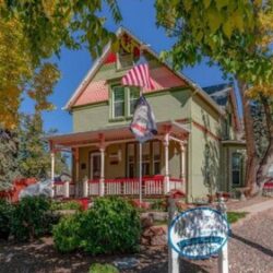 Top Places To Stay In Golden Colorado For Every Traveler (1)