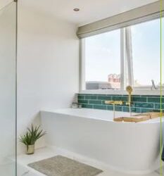 luxury bathroom