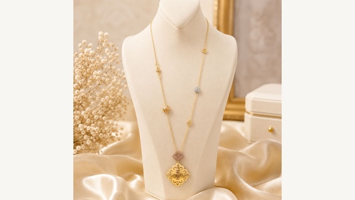 18K Gold Pendant Necklace (1) 18K Gold Pendant Necklace (1)