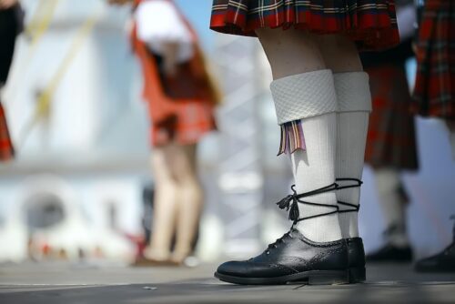 feet-scottish-skirts-scottish-national-orchestra-plays-st-patrick-s-day-holiday-costumes-men_548821-57061 feet-scottish-skirts-scottish-national-orchestra-plays-st-patrick-s-day-holiday-costumes-men_548821-57061