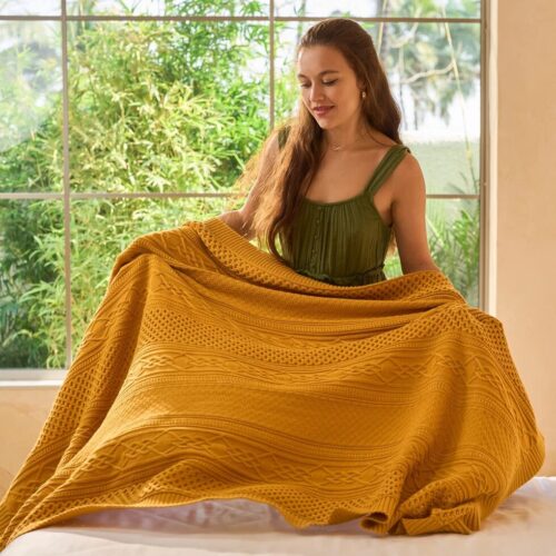 Cozy Cable Knit Throw (2) Cozy Cable Knit Throw (2)
