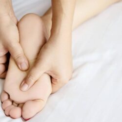 woman-receiving-foot-massage-service-from-masseuse-close-up-hand-foot-relax-foot-massage-therapy-service-concept-3