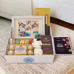 oye-expressive-gift-hamper-wishes-Photoroom