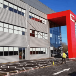 commercial window cleaning southampton 1 (1)